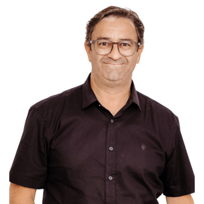 DIRETOR DE EXECUÇÃO E FUNDADOR