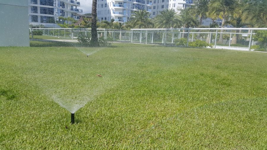 Irrigação automática e jardins inteligentes